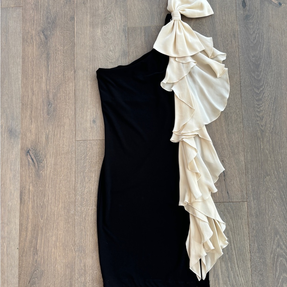 Elegant Black and Cream One-Shoulder Dress